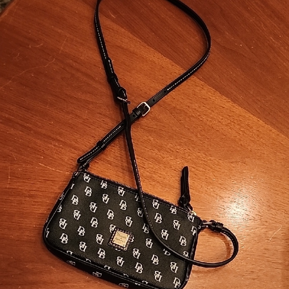 Dooney & Bourke Black Monogram Crossbody Bag!!
